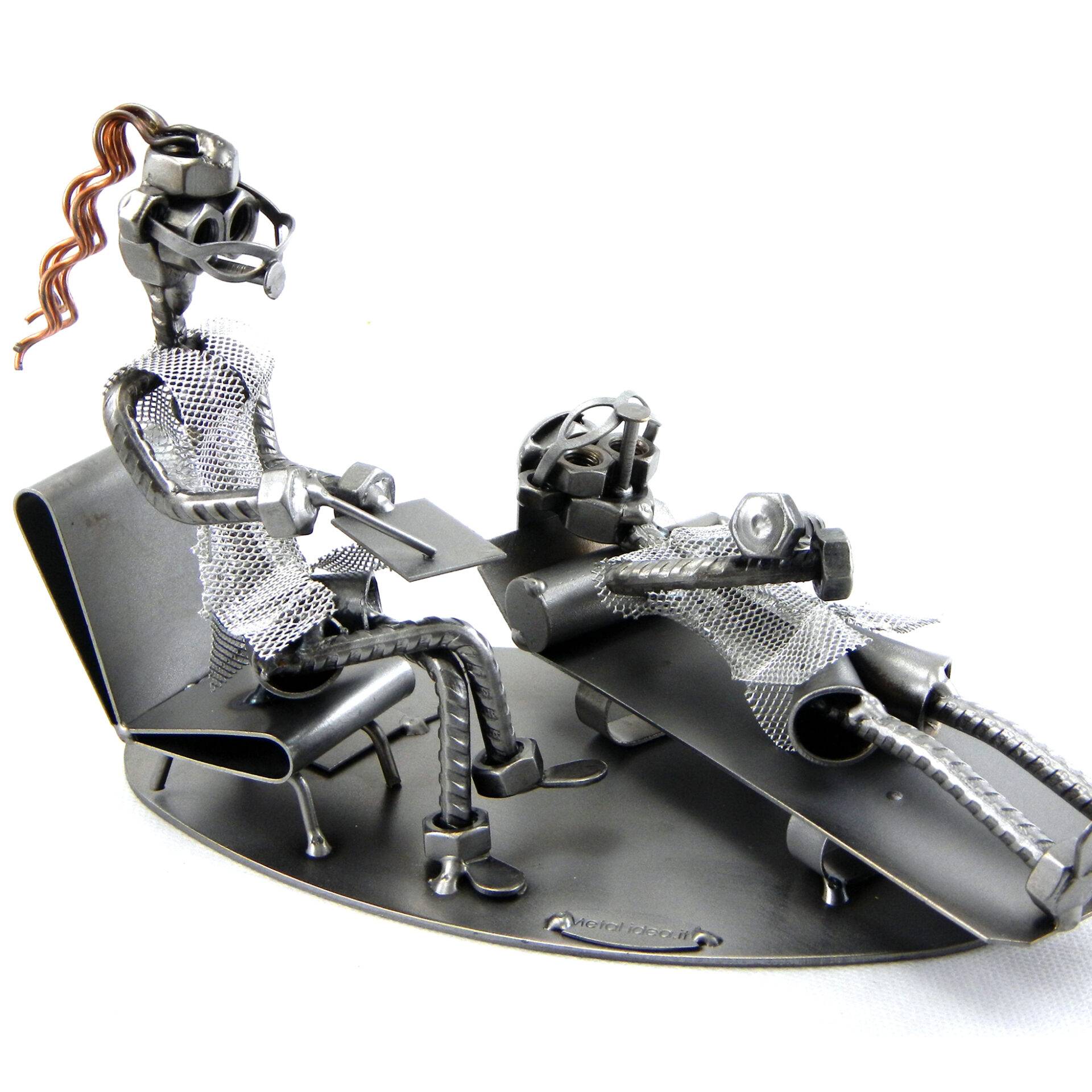 SCULTURA MEDICO PSICANALISTA DONNA PSICOLOGA DONNA METAL IDEA.IT