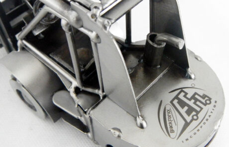 metal-idea-sculture-metallo-umile